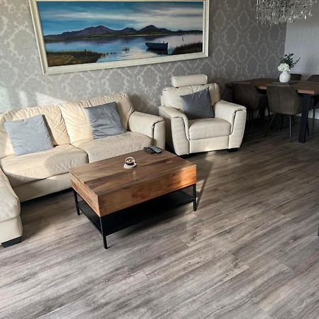 Largs Sea Front, Modern Apartment ภายนอก รูปภาพ