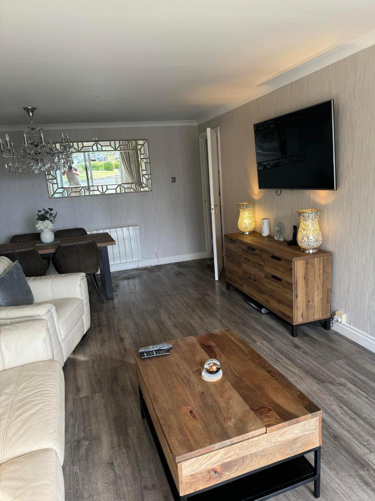 Largs Sea Front, Modern Apartment ห้อง รูปภาพ