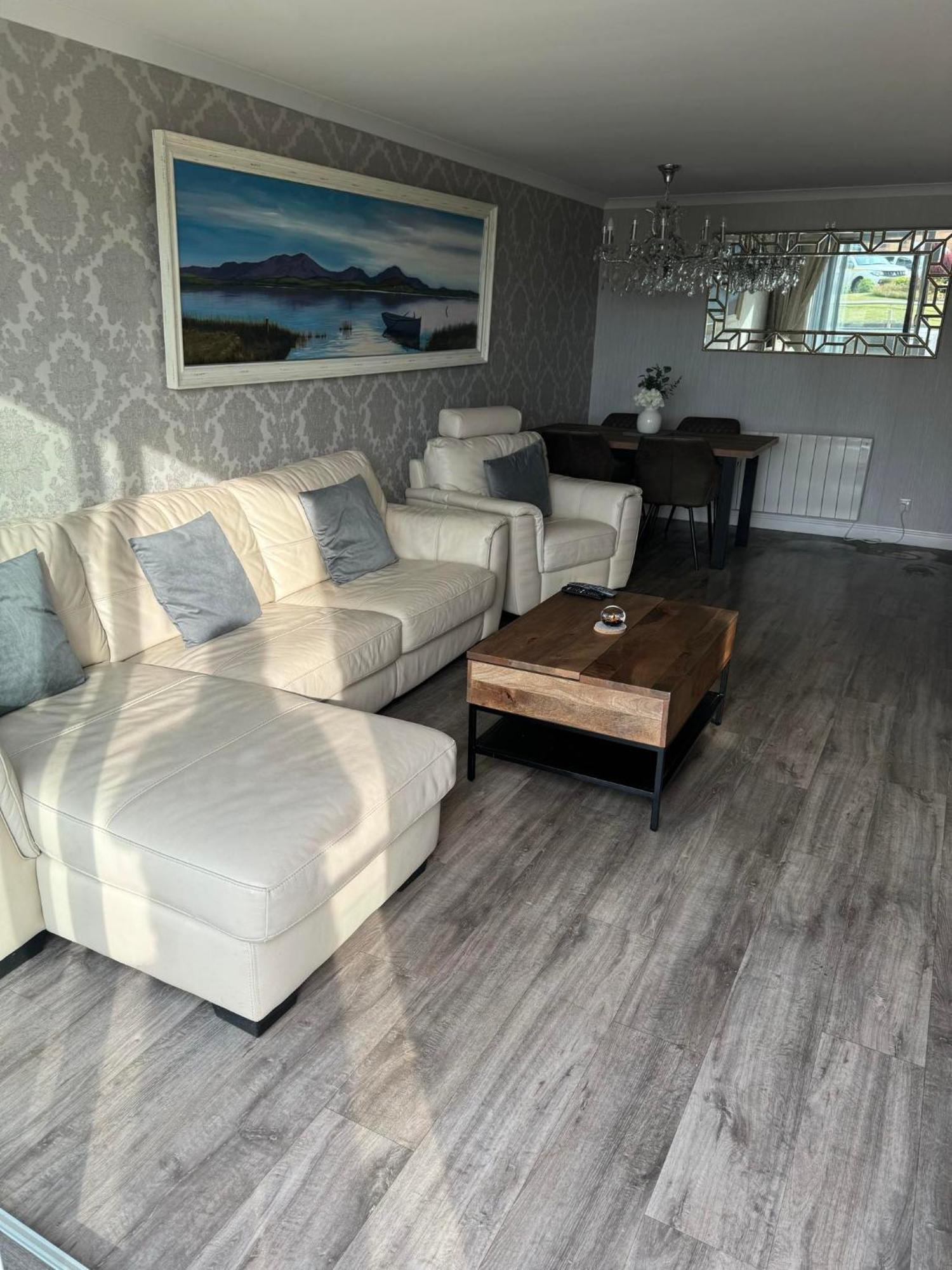 Largs Sea Front, Modern Apartment ห้อง รูปภาพ